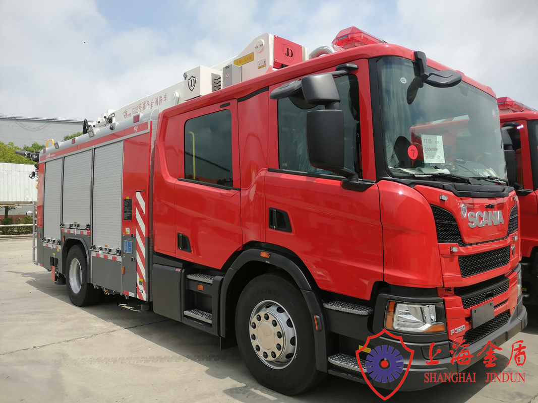 25 Meter Working Height Aerial Work Platform Fire Truck Spray Range Over 60m