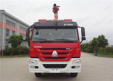 6x4 conduisent 20 mètres arrosent le camion de pompiers de tour avec le boom double de voie d'eau
