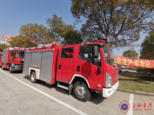 Isuzu Chassis 4x2 Drive Moteur de pompiers équipé d'un débit de pompe de 30 L/s